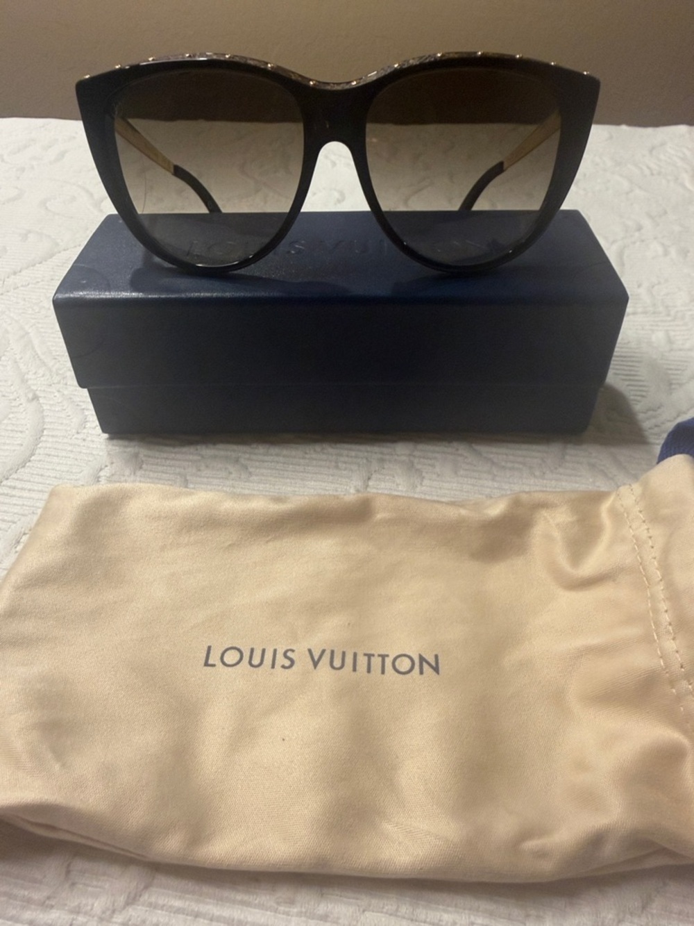 Louis Vuitton Louis Vuitton Black La Blum Women's Sunglasses. Nearly New Luxury